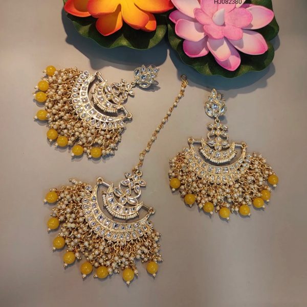 Gold Plated Kundan & Pearl Earrings With Maangtikka