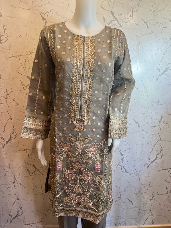 Areej Organza Heavy Embroidered Fancy Suit – Bild 3