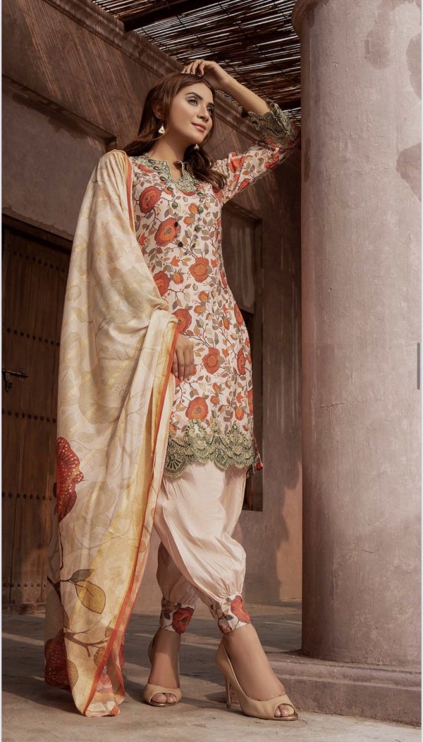 RaniyaH. Digital Printed Lawn 3Pcs Suit