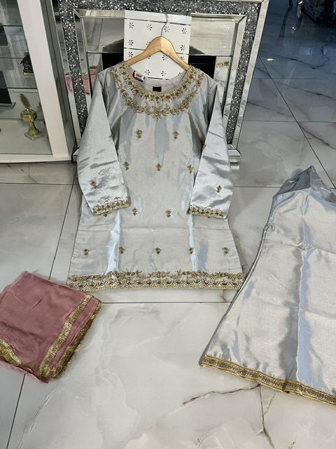 Silk Fancy 3pcs Suit – Bild 2